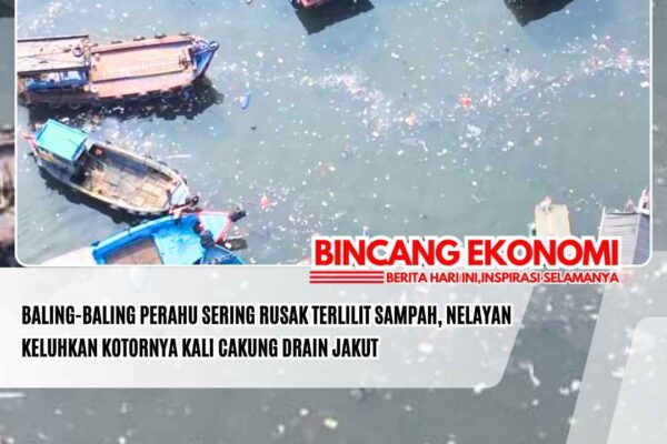 Baling-baling Perahu Sering Rusak Terlilit Sampah, Nelayan Keluhkan Kotornya Kali Cakung Drain Jakut