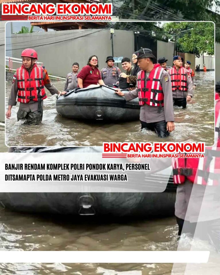 Banjir Rendam Komplek Polri Pondok Karya, Personel Ditsamapta Polda Metro Jaya Evakuasi Warga